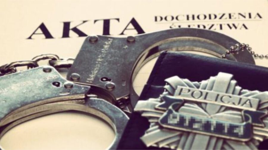 kajdanki-odznaka-teczka-z-aktami