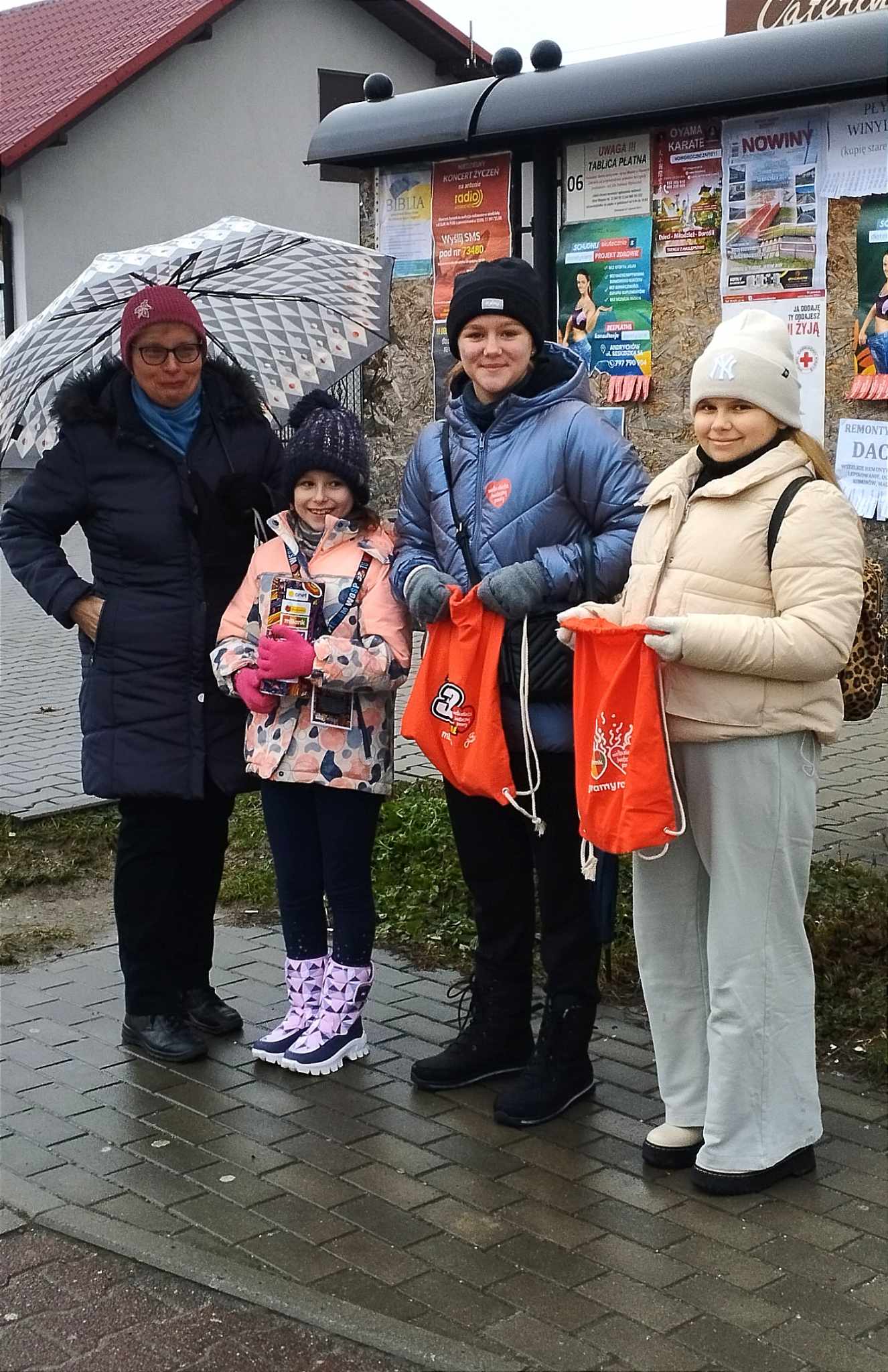 Wolontariusze z SP 4 w akcji - Radio Andrychów