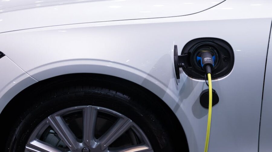 Jak poprawnie naładować auto elektryczne