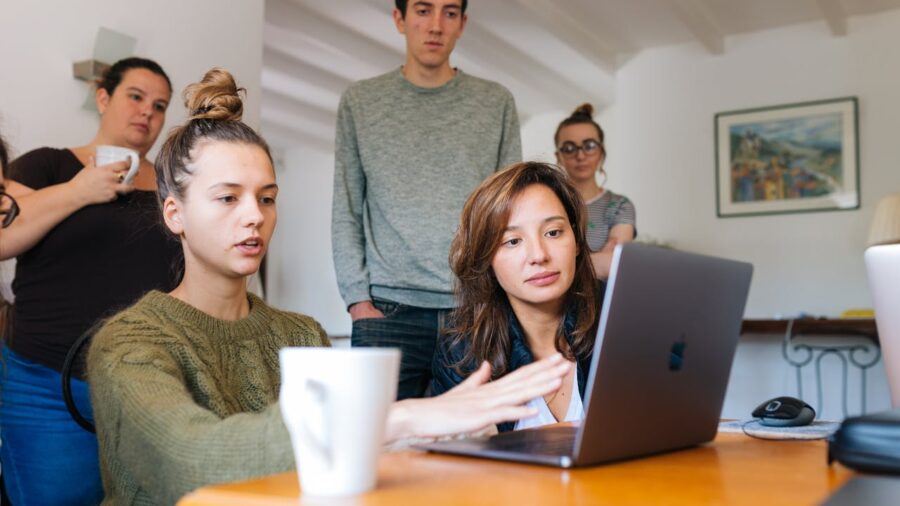 znalezienie pracy podczas studiow